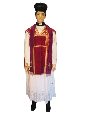 Slavnostní kněz